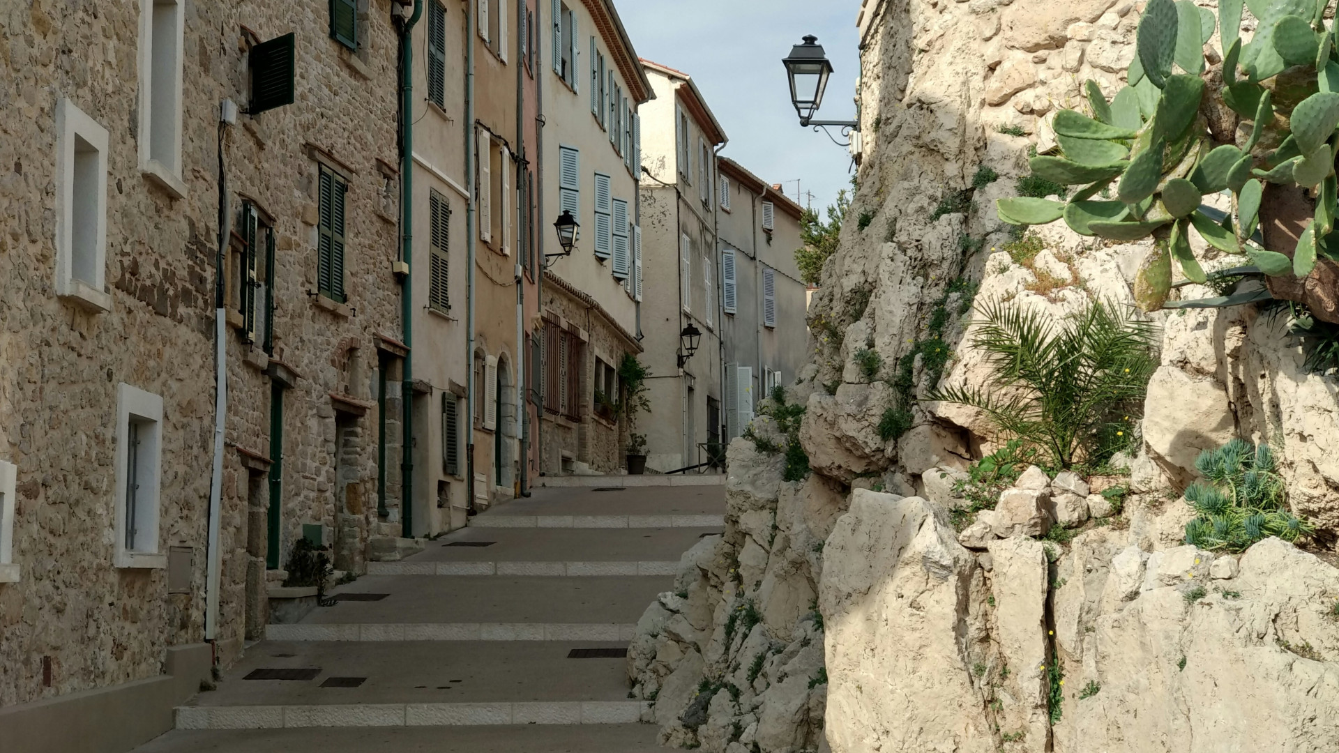 Location courte durée à Antibes : ce qu'il faut savoir avant d'investir en 2026